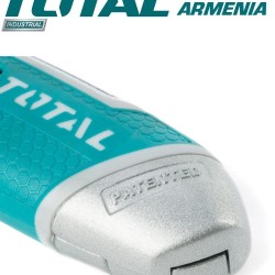 Knife with retractable trapezoidal blade