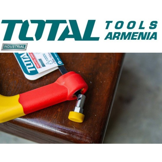 Insulated mini hacksaw