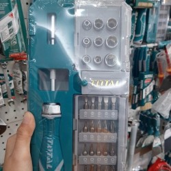 Reversible screwdriver with attachments 33pcs.
